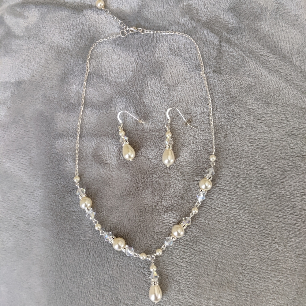 Pearl Bridal Set Necklace and Earrings